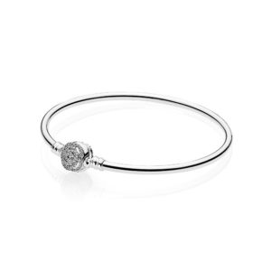 A silver Quinceanera body jewelry Pandora with a crystal bead