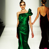  Dress Ideas for Quincea&ntilde;eras and Damas In One-Shoulder Deep Green