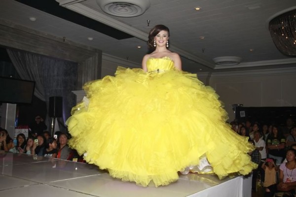 Quinceanera.com Expo y Desfile de Moda en San fernando Valley