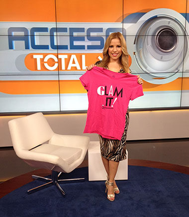 Elva Saray host of Acceso Total Telemundo 52
