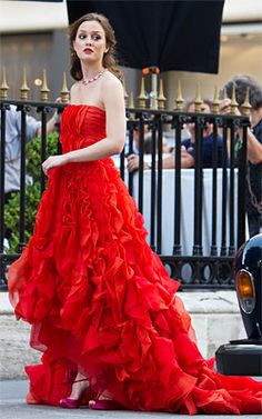 Leighton Meester en un vestido de Oscar De La Renta. (vía: pinterest)