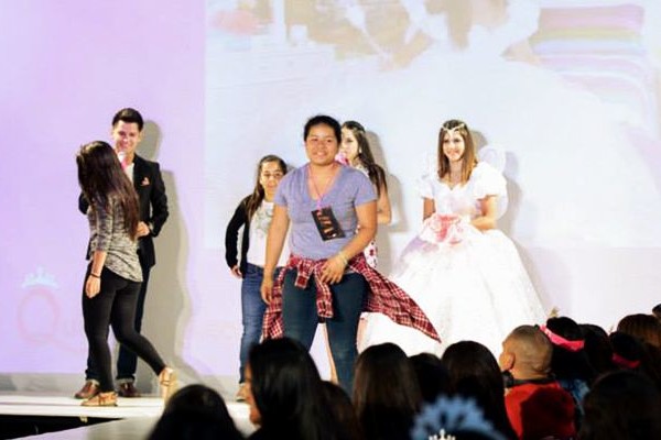 Quince Madrina Grats 3 Wishes to 3 Lucky Girls - Los Angeles Expo 2015
