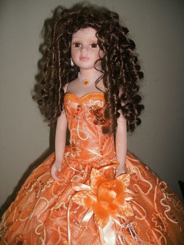 Quinceanera_dolly