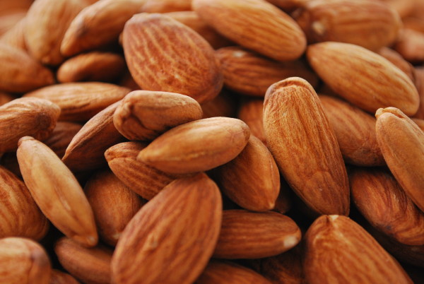 foods for clear skin almonds