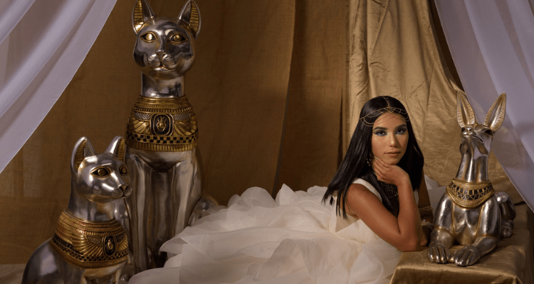 Cleopatra themed Quinceanera photoshoot