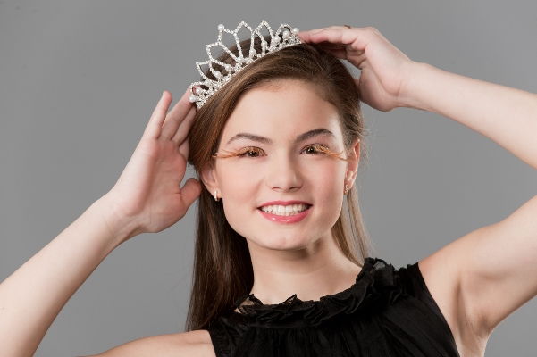 Regálale algo para sus Quince, ¿Que tal su tiara?