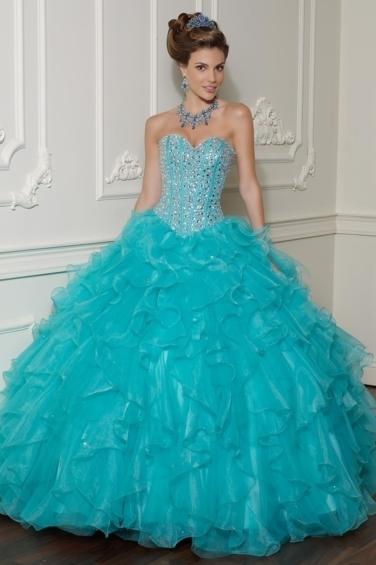 LovingDresses.com tiene este hermoso vestido por $200