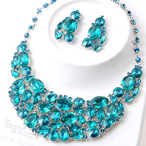 Quinceanera_Statemen_Necklace