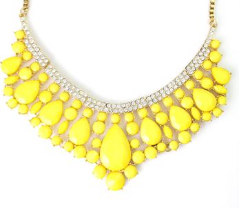 collar amarrillo